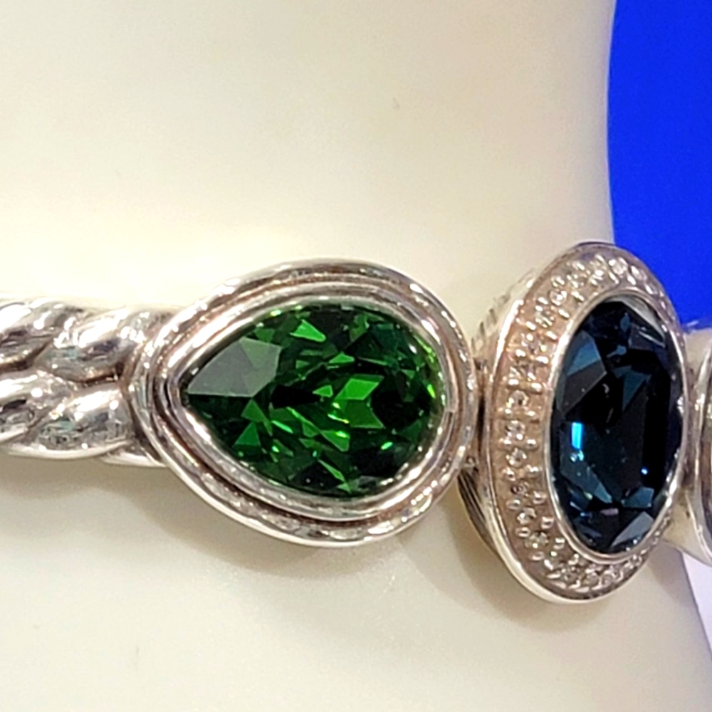 BRIGHTON RETIRED EMERALD ISLE MAGNETIC HINGED BANGLE BRACELET NWOT - Picture 3 of 9